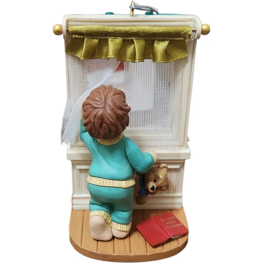 Hallmark Keepsake 2006 Looking for Santa Christmas Ornament Tracy Larsen QXG2783